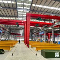 湖北省宜昌市西陵區(qū)半門式龍門吊起重機(jī)，龍門吊，行吊